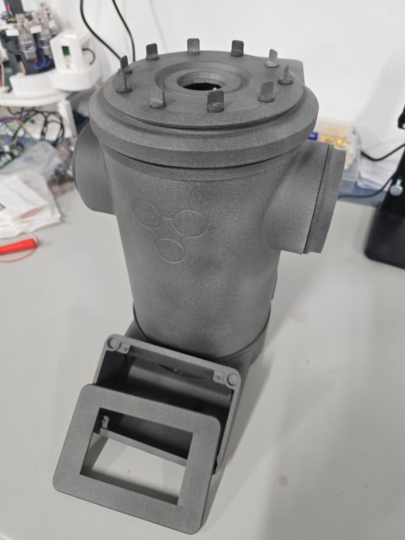 Image for the Tweet beginning: The Photospinner 2.0 enclosure is