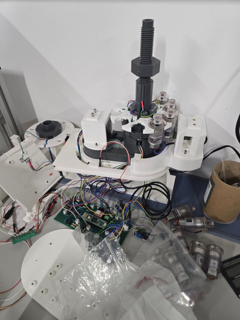 Image for the Tweet beginning: The Photospinner 2.0 enclosure is